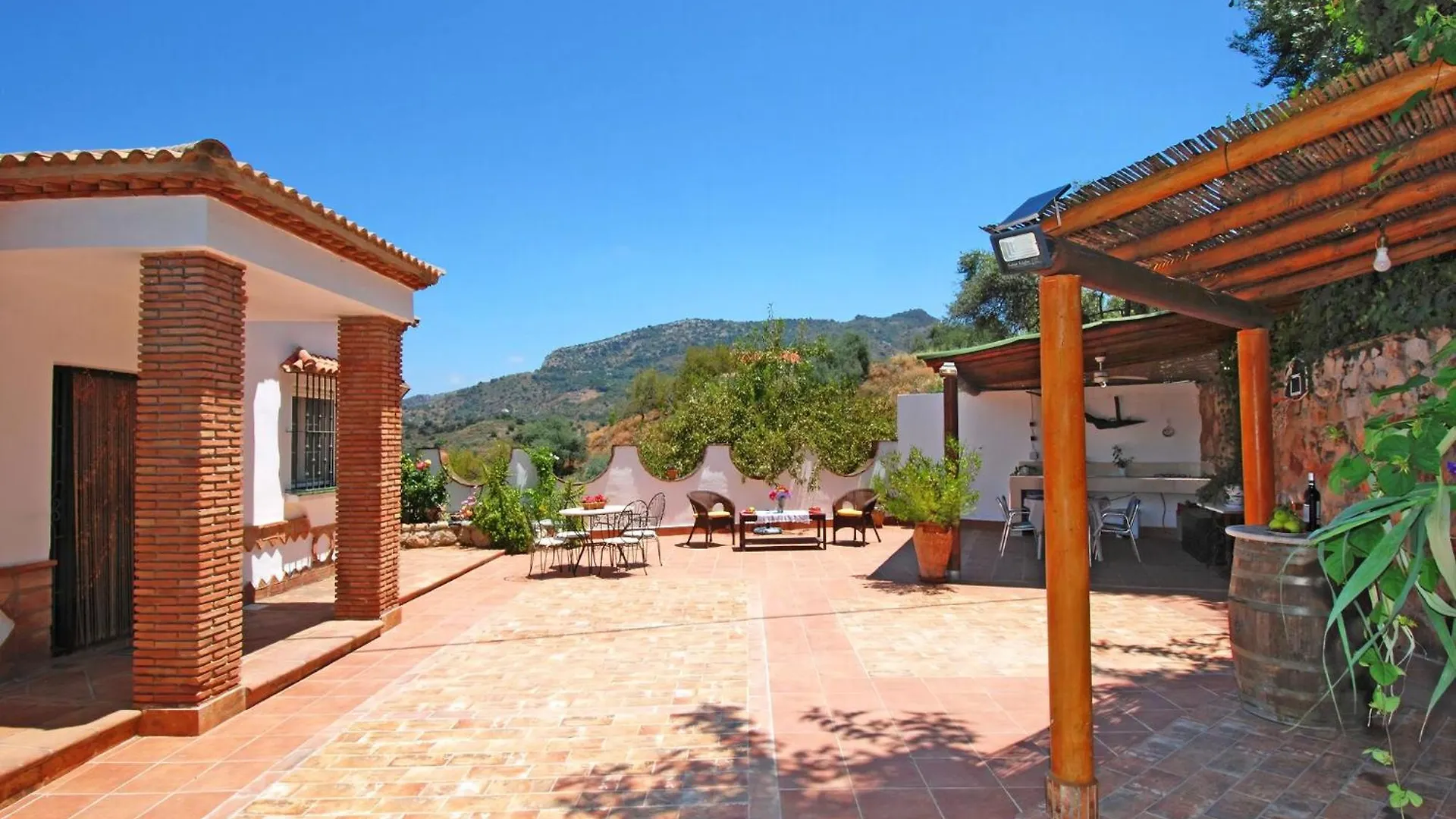 Wunderschoenes Privates Landhaus Mit Pool Comares Spain