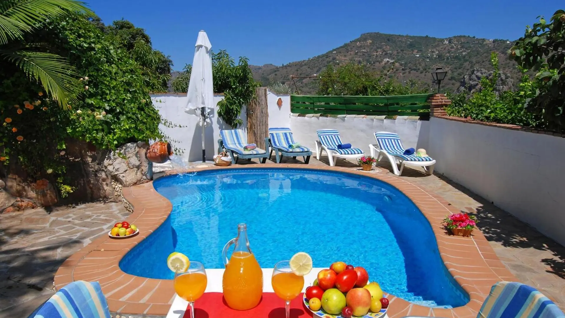 Wunderschoenes Privates Landhaus Mit Pool contacts