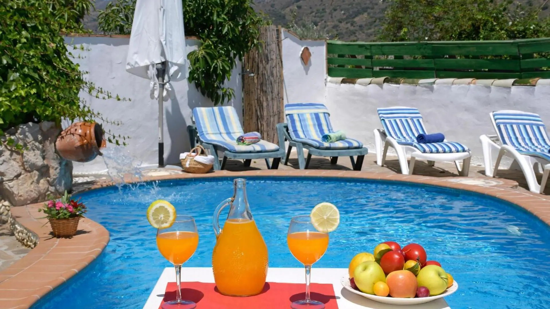 Wunderschoenes Privates Landhaus Mit Pool Comares 0*,  Spain